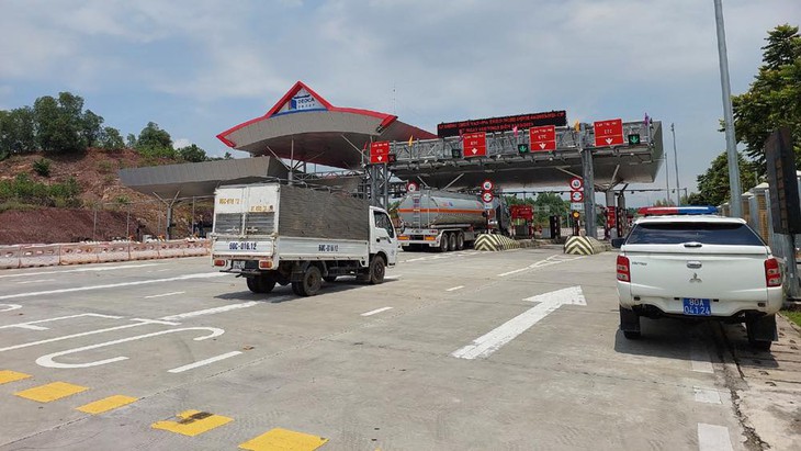 Ngang nhiên đi vào đường cấm, đoàn xe phân khối lớn tông bị thương chiến sĩ CSGT - Ảnh 4. Ngang nhiên đi vào đường cấm, đoàn xe phân khối lớn tông bị thương chiến sĩ CSGT - Ảnh 4.