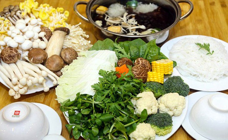 Mùa Vu Lan: Cỗ chay hút khách, nhiều món chay độc lạ ra đời - Ảnh 2.