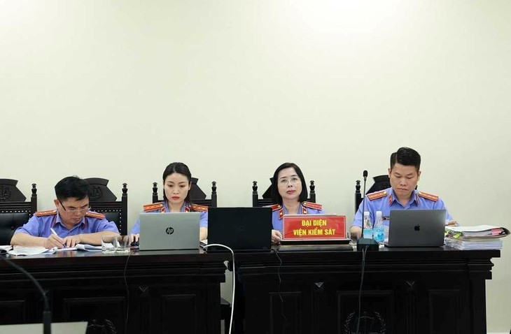 Ông Nguyễn Đức Chung cho rằng việc trồng cây xanh không gây thiệt hại - Ảnh 2.