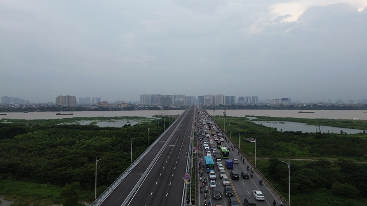 Hướng di chuyển mới người dân cần lưu ý khi cầu Vĩnh Tuy 2 thông xe - Ảnh 3. Hướng di chuyển mới người dân cần lưu ý khi cầu Vĩnh Tuy 2 thông xe - Ảnh 3.