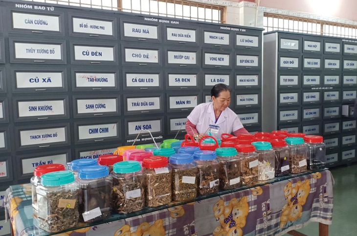 Trao yêu thương mỗi ngày đến người bệnh nghèo - Ảnh 3.