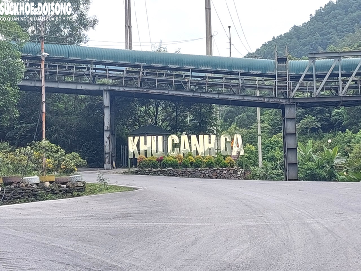 Vụ tai nạn hầm lò mỏ than Vàng Danh: Thăm hỏi, hỗ trợ gia đình 4 công nhân gặp nạn - Ảnh 1. Vụ tai nạn hầm lò mỏ than Vàng Danh: Thăm hỏi, hỗ trợ gia đình 4 công nhân gặp nạn - Ảnh 1.