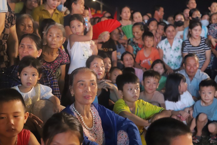 Đêm nhạc thiện nguyện "Quê mẹ ân tình" - Ảnh 8.