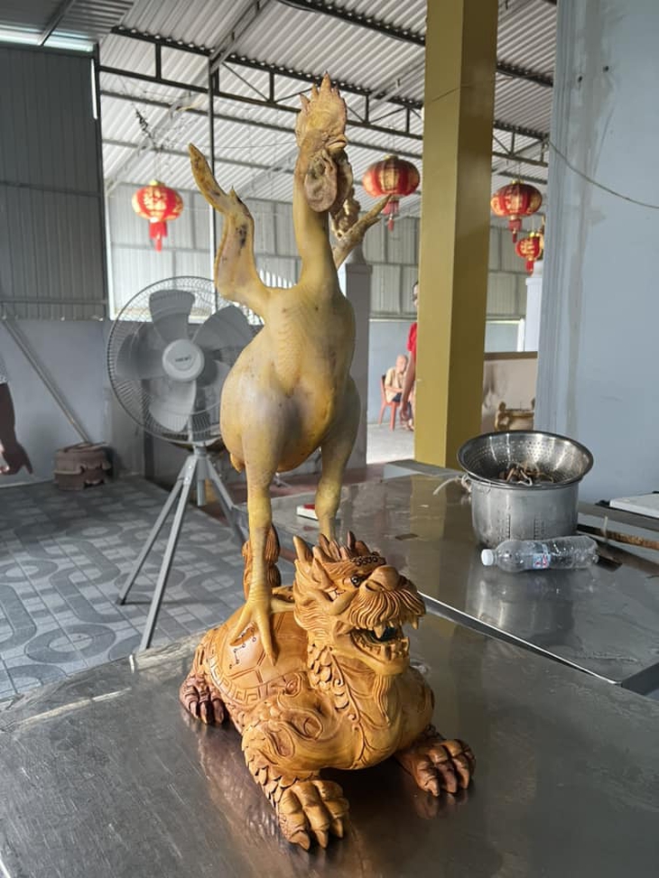 Đẹp mắt mâm cỗ 'gà bay' cúng rằm tháng 7 ở Hà Tĩnh - Ảnh 3.