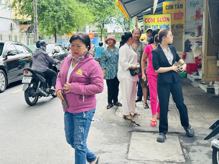TPHCM: Cháy nhà trọ ở Quận 5, 2 nạn nhân là nữ trẻ tuổi  - Ảnh 2.
