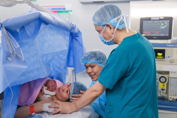 Bệnh viện đầu tiên ở TPHCM can thiệp tắc mạch bướu máu bánh nhau thành công - Ảnh 2. Bệnh viện đầu tiên ở TPHCM can thiệp tắc mạch bướu máu bánh nhau thành công - Ảnh 2.