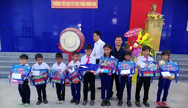 Chàng trai không tay, không chân miệt mài lan tỏa lòng nhân ái - Ảnh 5.
