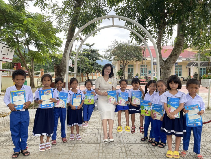 Việc làm ý nghĩa đầu năm học mới của cô giáo vùng cao - Ảnh 4.