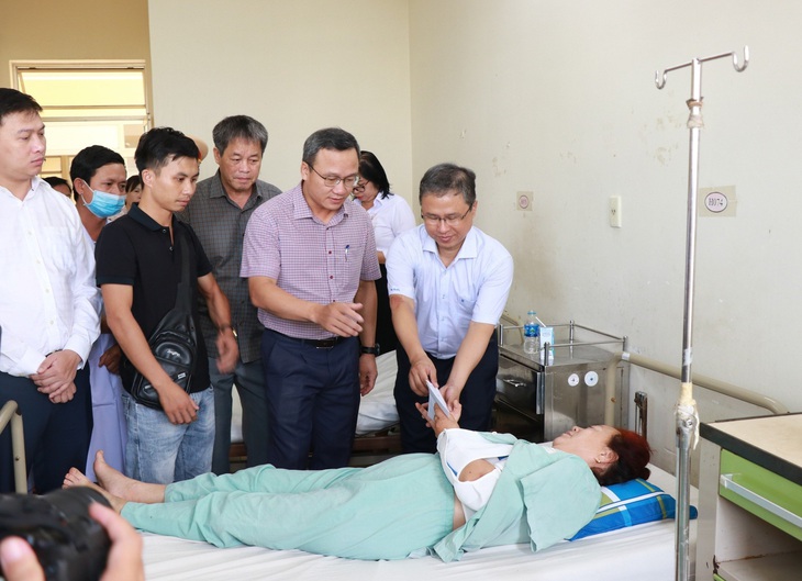 Khánh Hòa: 18 người bị tai nạn trên đèo Khánh Lê được xuất viện - Ảnh 1. Khánh Hòa: 18 người bị tai nạn trên đèo Khánh Lê được xuất viện - Ảnh 1.