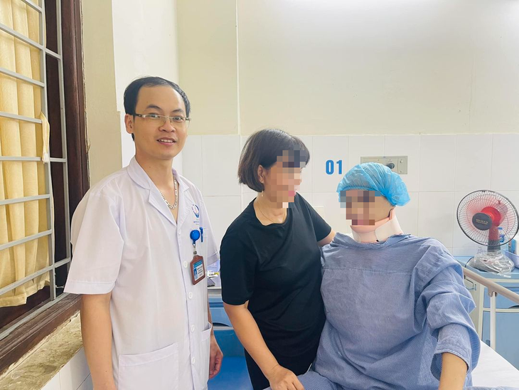 Bệnh nhân 16 tuổi bị chấn thương sọ não, vỡ dập nhiều tạng sau tai nạn giao thông được các y bác sĩ cứu sống - Ảnh 1. Bệnh nhân 16 tuổi bị chấn thương sọ não, vỡ dập nhiều tạng sau tai nạn giao thông được các y bác sĩ cứu sống - Ảnh 1.
