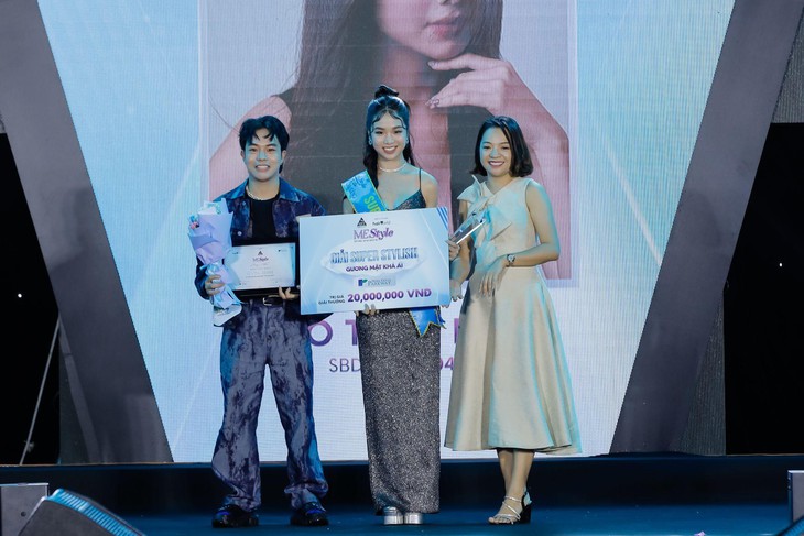 Lộ diện Gương mặt khả ái tại Lễ vinh danh và trao giải Art Hair Award Vietnam 2023 - Ảnh 2. Lộ diện Gương mặt khả ái tại Lễ vinh danh và trao giải Art Hair Award Vietnam 2023 - Ảnh 2.