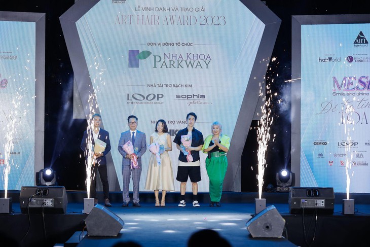 Lộ diện Gương mặt khả ái tại Lễ vinh danh và trao giải Art Hair Award Vietnam 2023 - Ảnh 3. Lộ diện Gương mặt khả ái tại Lễ vinh danh và trao giải Art Hair Award Vietnam 2023 - Ảnh 3.