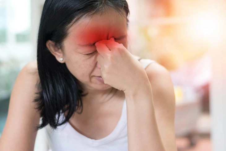 Tự chữa nghẹt mũi do viêm mũi xoang không khỏi, người bệnh phát hiện u gây biến chứng - Ảnh 2.