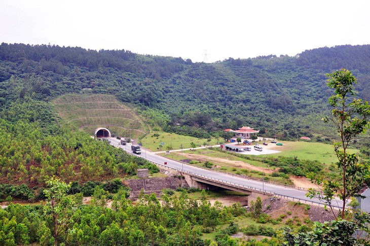 Ngắm Hoành Sơn Quan, hùng quan trên đình Đèo Ngang - Ảnh 4.