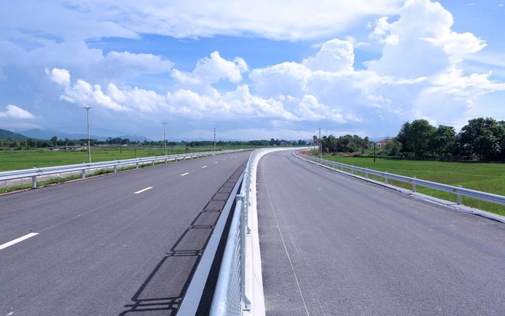 Những xe nào được phép lưu thông trên Cao tốc Quốc lộ 45 - Nghi Sơn và Nghi Sơn - Diễn Châu - Ảnh 3. Những xe nào được phép lưu thông trên Cao tốc Quốc lộ 45 - Nghi Sơn và Nghi Sơn - Diễn Châu - Ảnh 3.
