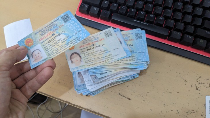 Hình ảnh trong 'hang ổ' mua bán hàng ngàn dữ liệu cá nhân - Ảnh 6.