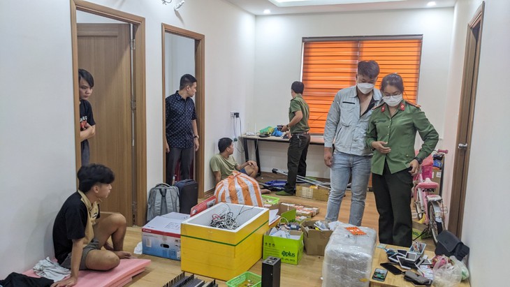 Hình ảnh trong 'hang ổ' mua bán hàng ngàn dữ liệu cá nhân - Ảnh 7.