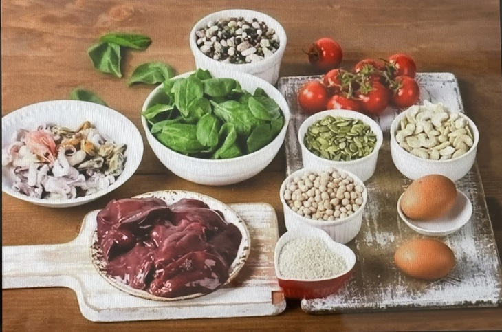 Điều trị sốt xuất huyết nên ăn gì và không nên ăn gì? - Ảnh 2. Điều trị sốt xuất huyết nên ăn gì và không nên ăn gì? - Ảnh 2.