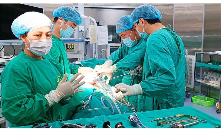 Vợ hiến thận cứu chồng: Chúng tôi vừa san sẻ sự sống cho nhau - Ảnh 1. Vợ hiến thận cứu chồng: Chúng tôi vừa san sẻ sự sống cho nhau - Ảnh 1.