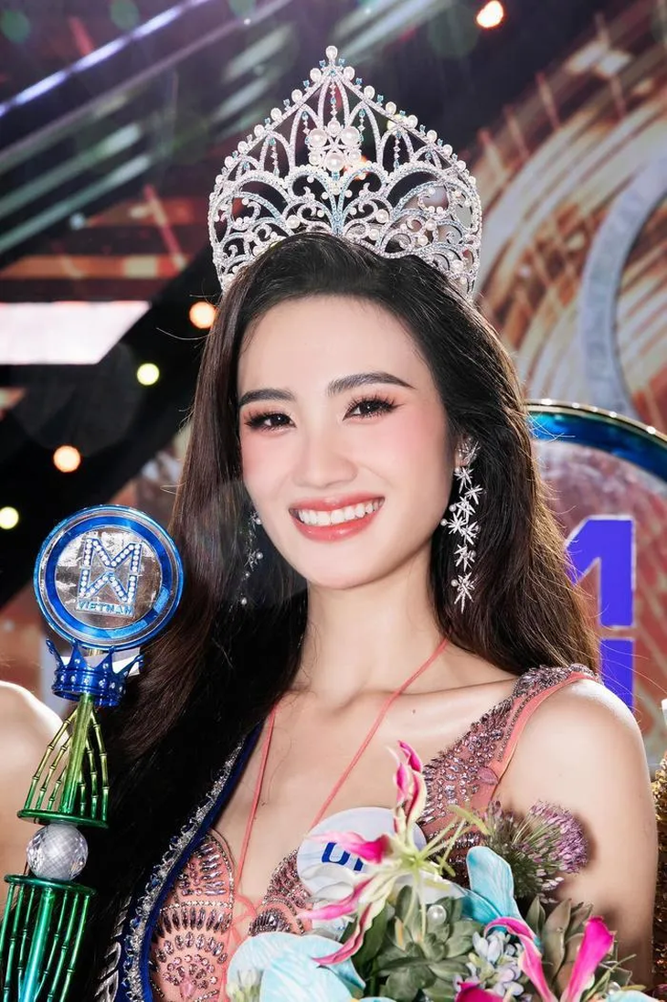 Group anti Hoa hậu Ý Nhi chính thức cán mốc hơn nửa triệu thành viên, nguyên nhân do đâu? - Ảnh 2. Group anti Hoa hậu Ý Nhi chính thức cán mốc hơn nửa triệu thành viên, nguyên nhân do đâu? - Ảnh 2.