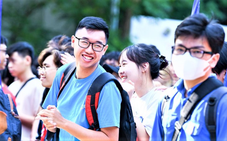 Trước thông tin Chính phủ yêu cầu không tăng học phí, phụ huynh và sinh viên nói gì?