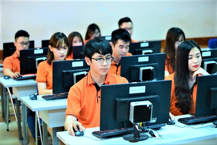 Ngành học nào được miễn, giảm học phí, cấp học bổng cho sinh viên năm 2023? - Ảnh 2.