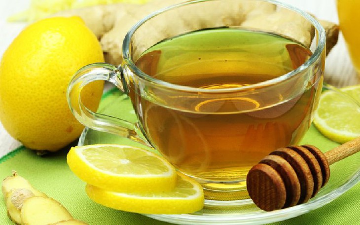 Uống chanh mật ong pha nước ấm mỗi sáng có những lợi ích và hạn chế gì?