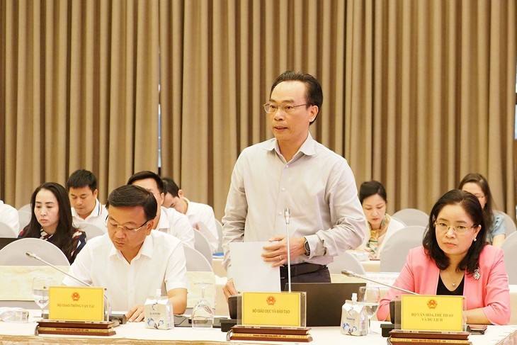 Bộ GT&ĐT nêu quan điểm trước việc nhiều trường đại học 'than khó' khi học phí năm học 2023-2024 không tăng - Ảnh 1.