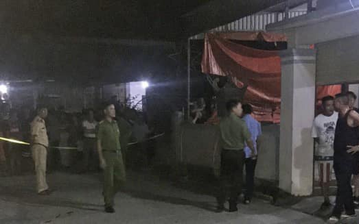 Truy bắt đối tượng hành hung hàng xóm khiến 2 người thương vong