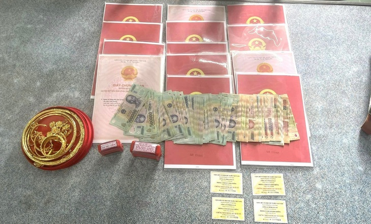 Cùng chiêu lừa như Tina Dương, nữ quái soạn "vở kịch" chiếm đoạt tiền tỷ của nhà chồng - Ảnh 1. Cùng chiêu lừa như Tina Dương, nữ quái soạn "vở kịch" chiếm đoạt tiền tỷ của nhà chồng - Ảnh 1.
