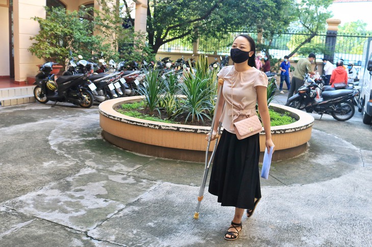 Cưỡng chế kê biên căn hộ của người đàn ông lái Mercedes tông nữ tiếp viên hàng không - Ảnh 1. Cưỡng chế kê biên căn hộ của người đàn ông lái Mercedes tông nữ tiếp viên hàng không - Ảnh 1.