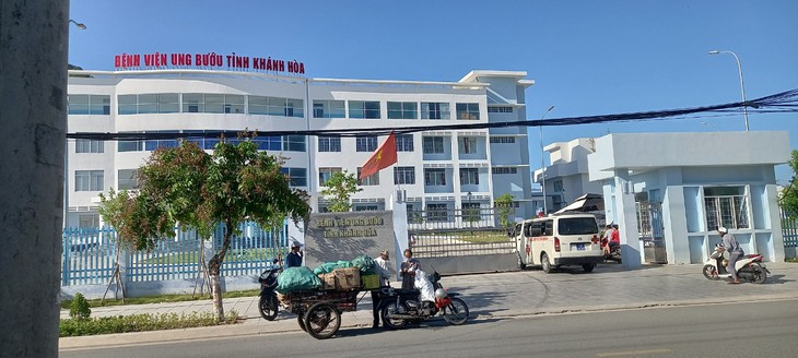 Nha Trang: Phân luồng khám chữa bệnh BHYT về các trạm y tế, vượt khả năng chuyển tuyến thế nào? - Ảnh 3.