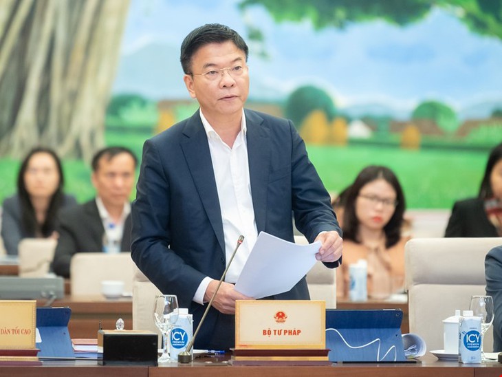 UBTVQH sẽ chất vấn Bộ Tư pháp về giải pháp phòng, chống tham nhũng, tiêu cực trong xây dựng pháp luật - Ảnh 1. UBTVQH sẽ chất vấn Bộ Tư pháp về giải pháp phòng, chống tham nhũng, tiêu cực trong xây dựng pháp luật - Ảnh 1.