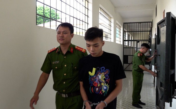 Khởi tố nam thanh niên không GPLX lái ô tô đâm 2 bé trai tử vong