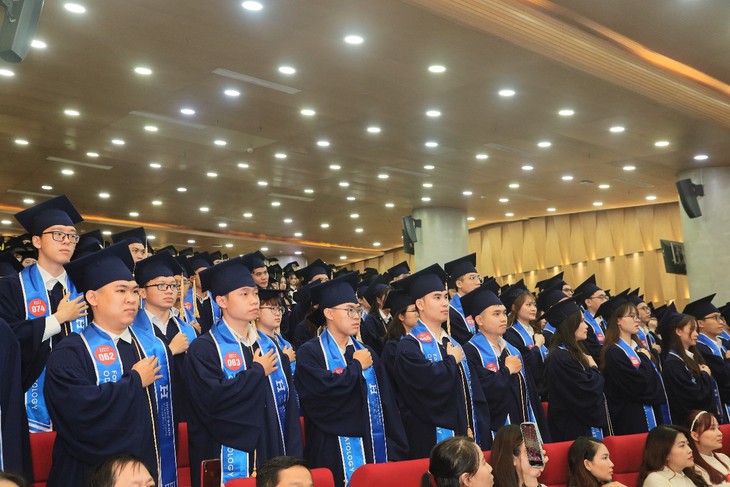 Khóa bác sĩ răng hàm mặt đầu tiên của Đại học Quốc tế Hồng Bàng đã tốt nghiệp - Ảnh 1. Khóa bác sĩ răng hàm mặt đầu tiên của Đại học Quốc tế Hồng Bàng đã tốt nghiệp - Ảnh 1.