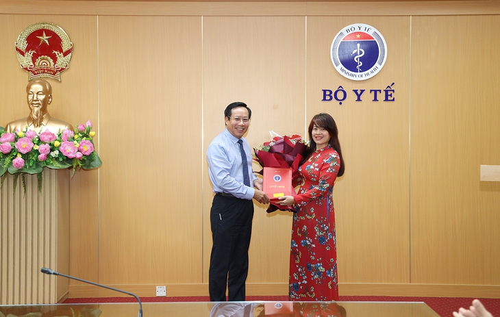 Bộ Y tế tiếp nhận, bổ nhiệm Phó Vụ trưởng Vụ Kế hoạch - Tài chính - Ảnh 1. Bộ Y tế tiếp nhận, bổ nhiệm Phó Vụ trưởng Vụ Kế hoạch - Tài chính - Ảnh 1.