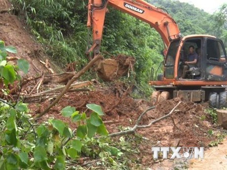 Cao Bằng: Mưa lớn kéo dài, nhiều công trình giao thông bị sạt lở