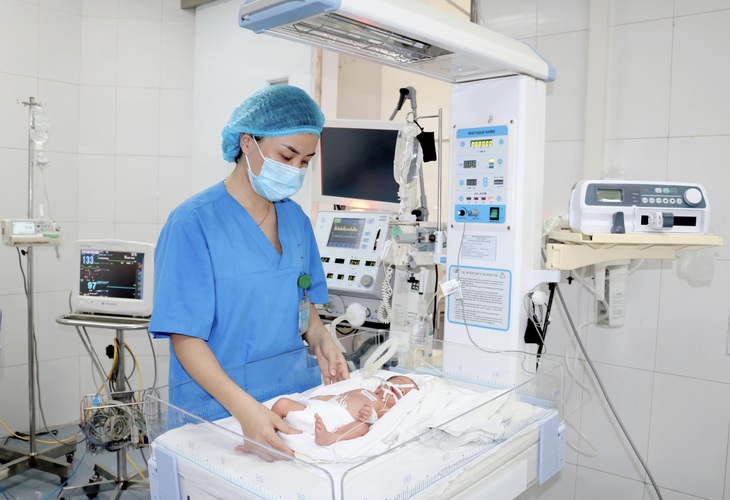 Mổ cứu sản phụ bị rau tiền đạo trung tâm, rau cài răng lược xuyên bàng quang hiếm gặp - Ảnh 4. Mổ cứu sản phụ bị rau tiền đạo trung tâm, rau cài răng lược xuyên bàng quang hiếm gặp - Ảnh 4.
