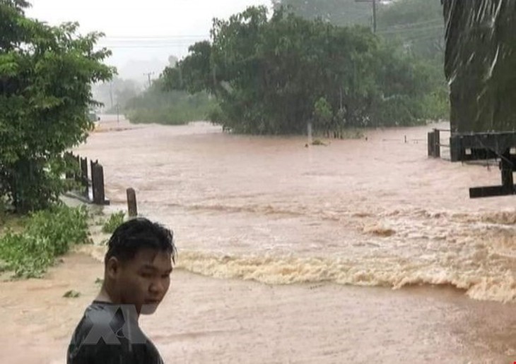 Lũ lụt, sạt lở đất gây thiệt hại nặng ở 8 tỉnh, thành phố của Lào - Ảnh 1.