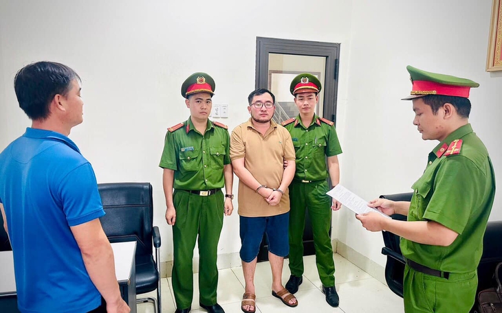 Tự nhận có thể xin học, xin việc vào trường thuộc Bộ Công an để lừa đảo