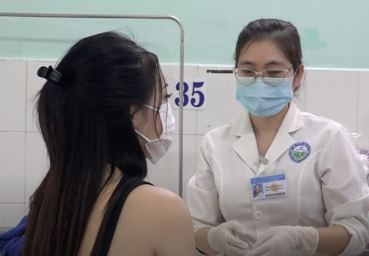 Tiêm filler nâng ngực trong khách sạn ở TP.HCM, cô gái bị áp xe lớn ở ngực - Ảnh 1. Tiêm filler nâng ngực trong khách sạn ở TP.HCM, cô gái bị áp xe lớn ở ngực - Ảnh 1.