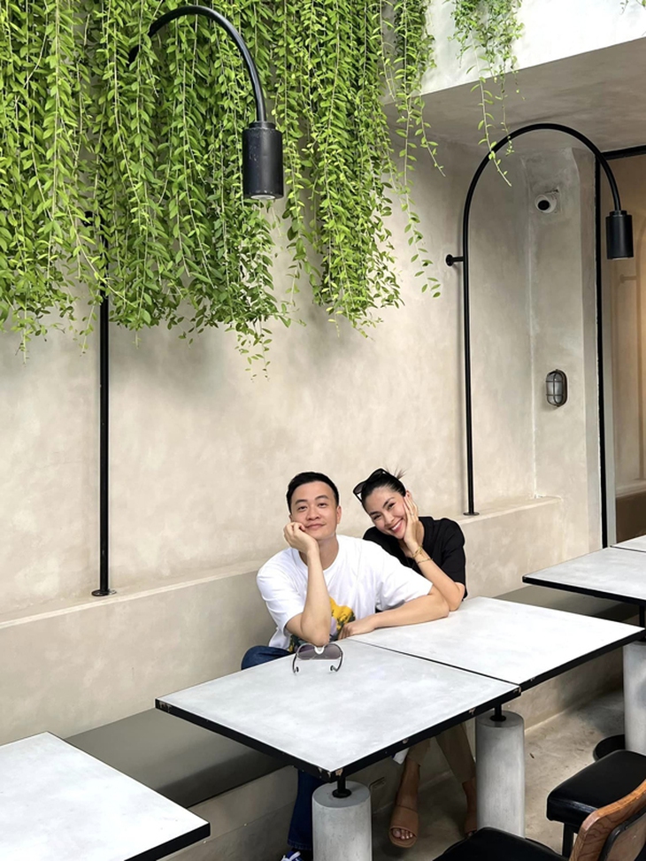 Ngỡ ngàng ngoại hình Lương Mạnh Hải tái ngộ Tăng Thanh Hà sau 15 năm 'Bỗng dưng muốn khóc' - Ảnh 4. Ngỡ ngàng ngoại hình Lương Mạnh Hải tái ngộ Tăng Thanh Hà sau 15 năm 'Bỗng dưng muốn khóc' - Ảnh 4.