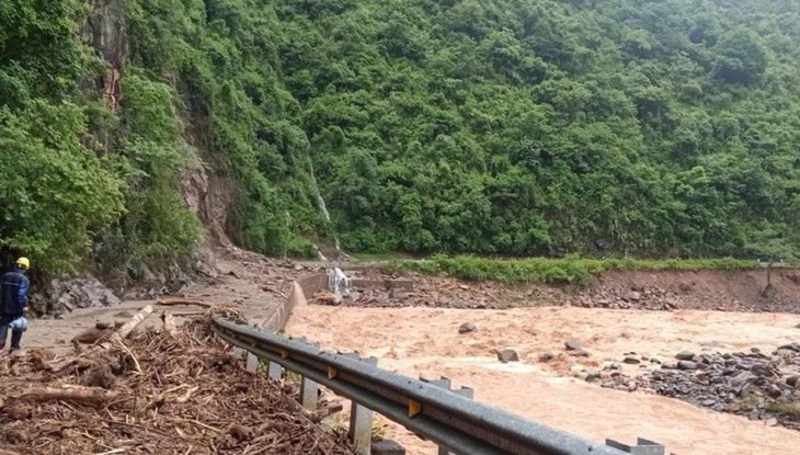 Miền Bắc lại bước vào đợt mưa lớn, gia tăng nguy cơ lũ quét, sạt lở đất - Ảnh 2.