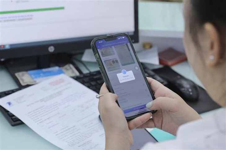 Xử lý nghiêm các vi phạm trong quản lý thông tin thuê bao di động - Ảnh 3. Xử lý nghiêm các vi phạm trong quản lý thông tin thuê bao di động - Ảnh 3.