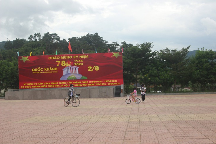Miền quả ngọt rợp cờ hoa mừng ngày Quốc khánh - Ảnh 4.