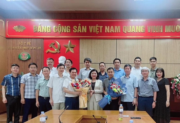 Lấy, ghép tạng từ người cho chết não - Bước tiến vượt bậc của Bệnh viện Hữu nghị Đa khoa Nghệ An - Ảnh 8. Lấy, ghép tạng từ người cho chết não - Bước tiến vượt bậc của Bệnh viện Hữu nghị Đa khoa Nghệ An - Ảnh 8.