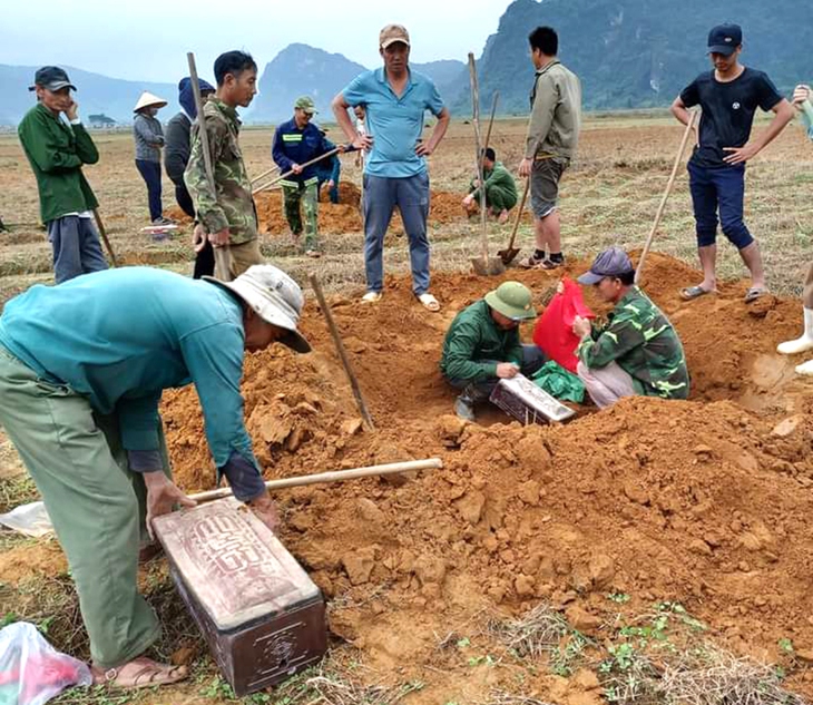 Việc làm ý nghĩa với hơn 1. 000 ngôi mộ không rõ danh tính - Ảnh 3.