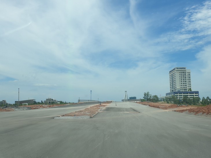 Tại sao dự án đường nối từ cầu Nhật Lệ 2 đến đường tránh TP. Đồng Hới vẫn 'im lìm" dù chậm tiến độ - Ảnh 8.