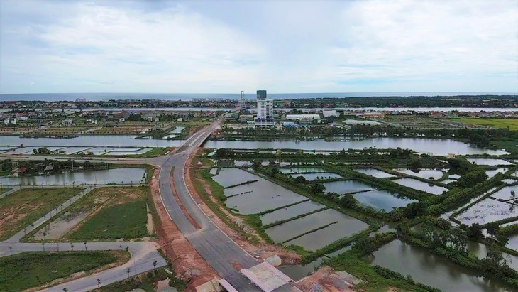 Tại sao dự án đường nối từ cầu Nhật Lệ 2 đến đường tránh TP. Đồng Hới vẫn 'im lìm" dù chậm tiến độ - Ảnh 3.