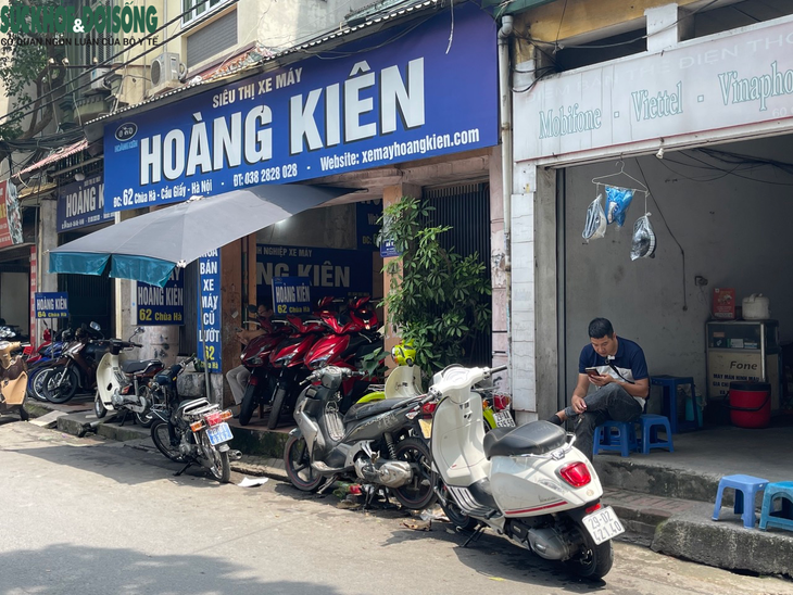 Chủ cửa hàng xe máy cũ ở Hà Nội: "Chỉ còn chờ phá sản, sắp về quê chăn vịt" - Ảnh 5.